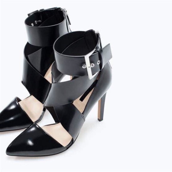 Zara high heel Strappy shoe with buckle - Picture 3 of 4