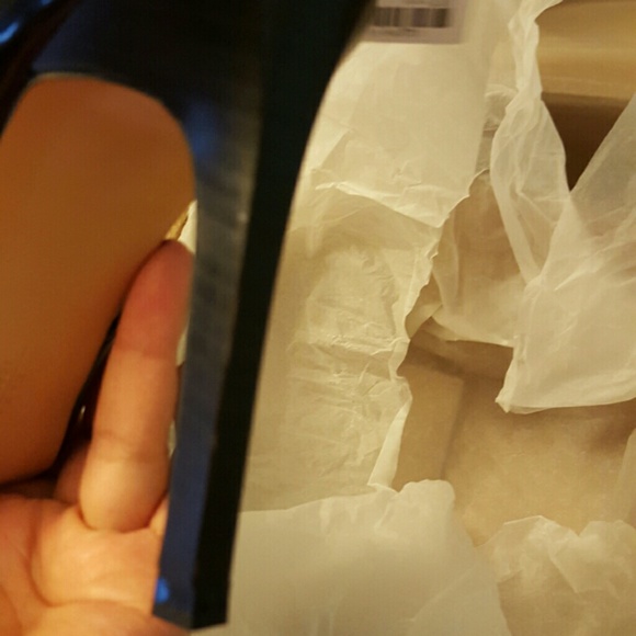 Zara high heel Strappy shoe with buckle - Picture 4 of 4