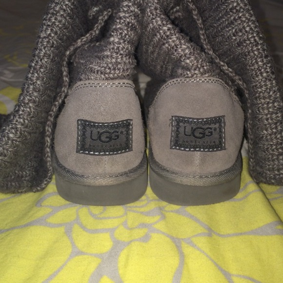 New Grey Knit Uggs NO TRADES - Picture 4 of 4
