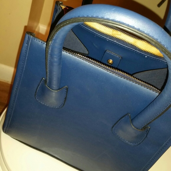 Vogue batwing purse for @styledbybianca