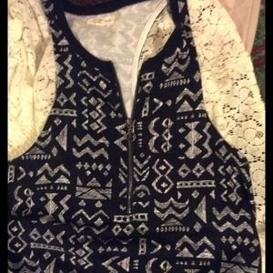 URBAN OUTFITTERS TANK top