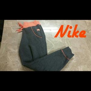 ONE DAY SALE! Nike skinny jogger (girls)