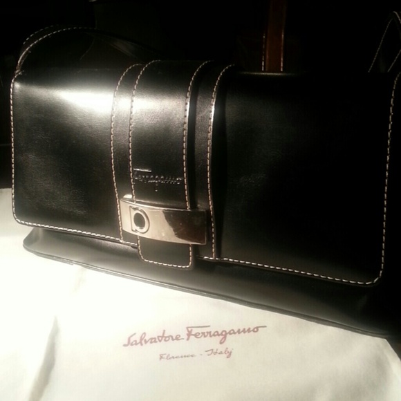 Ferragamo purse ******360 00*****