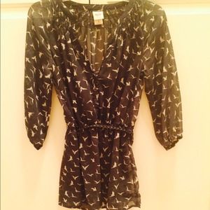 Perfect for spring! Navy bird top