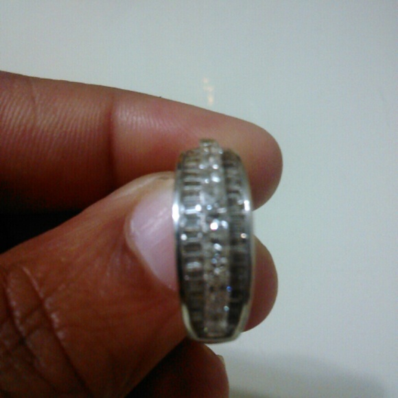 18 karat white gold diamond ring - Picture 2 of 3