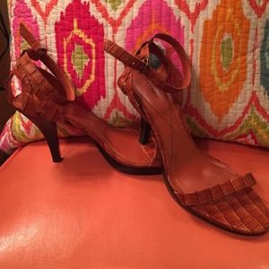 BRAND NEW TEXAS LONGHORN FAN'S COLOR HIGH HEEL!!!