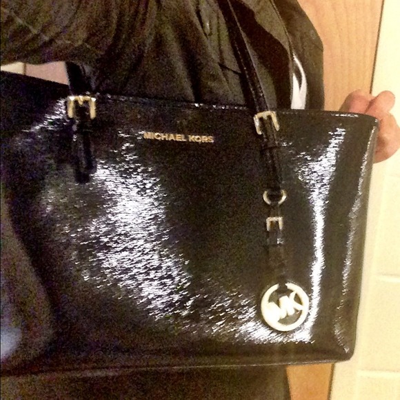 ❌SOLD❌Authentic Michael Kors Tote - Picture 3 of 4