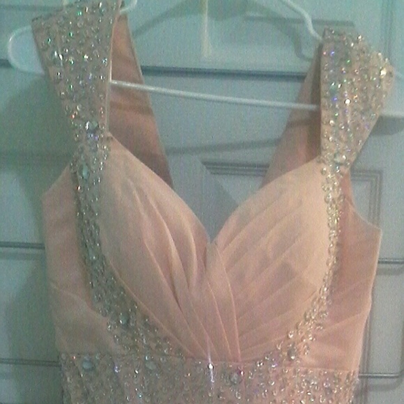 New size 8 ,formal , can dress it up more stones