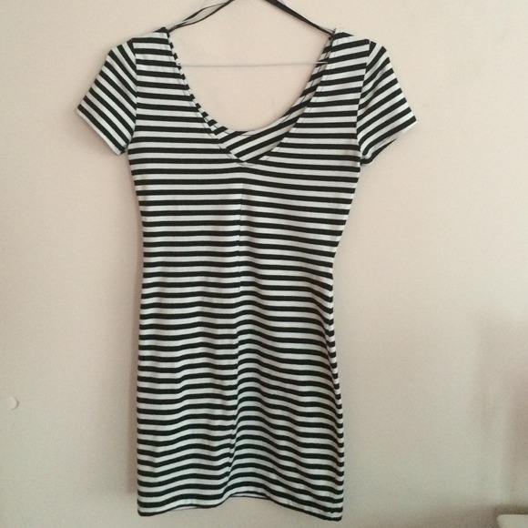 Body con stripe open triangle dress - Picture 2 of 3