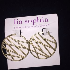 Lia Sophia earrings!
