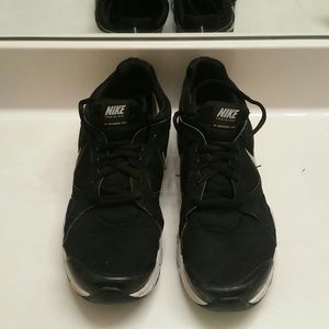Black Nike training