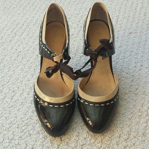 Anne Klein patent pumps