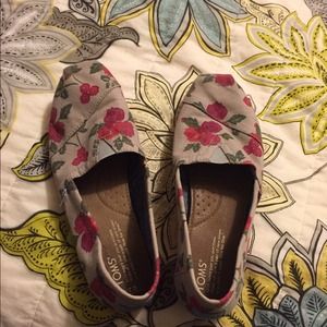 Toms size 7.5