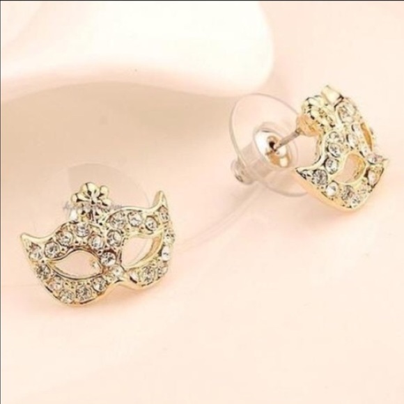 Jewelry - Masquerade earrings