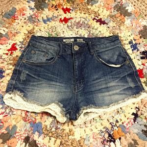 High rise shorts with lace trim