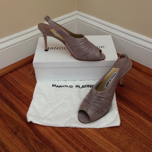 Manolo Blahnik Liberta Taupe Slingback heels sz 40