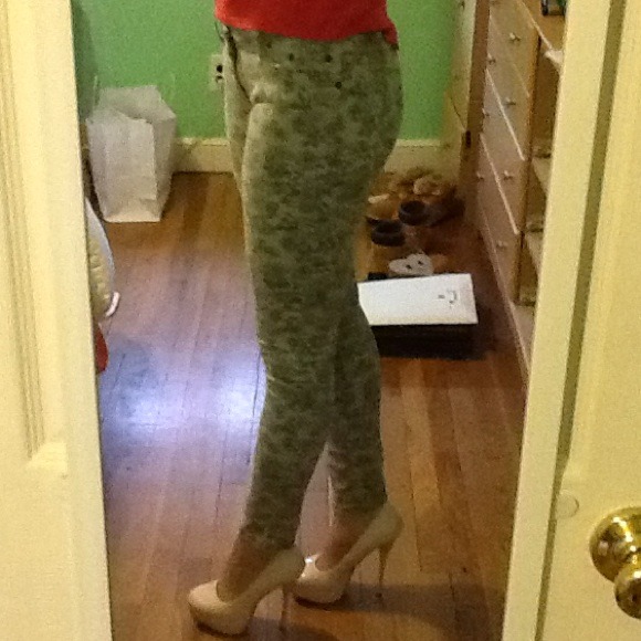 Grey floral jeans perfect condition - Picture 2 of 2