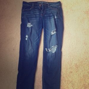 American Eagle distressed jegging