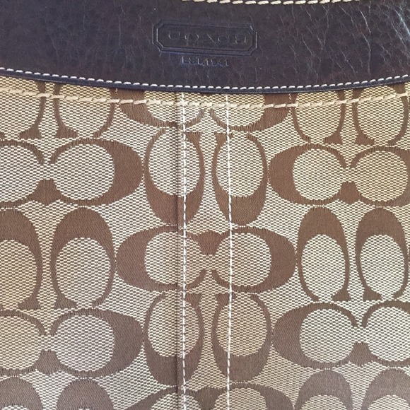 Coach purse - Picture 4 of 4