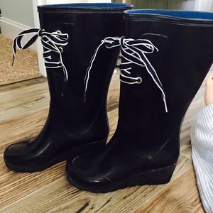 Black Sperry rain boots