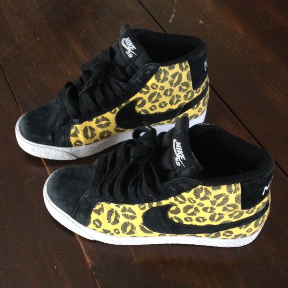 nike sb blazer kisses