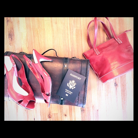 Red Leather Jones New York Pumps