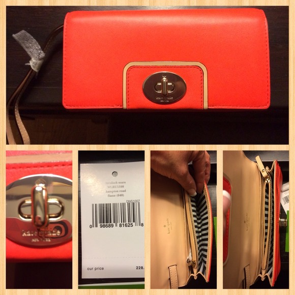 **HOLDING** NWT Brand New Kate Spade Wallet - Picture 1 of 2