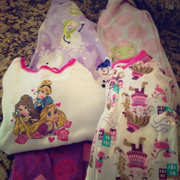 Bundle of 4 girls pajamas on hold for @lovemyemmy2