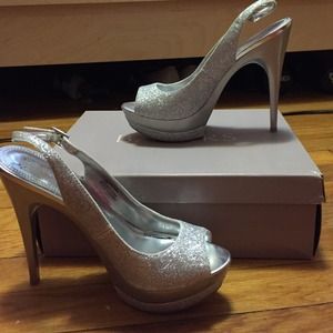 Silver Heels! Beautiful! Worn Once for only 3 hrs!