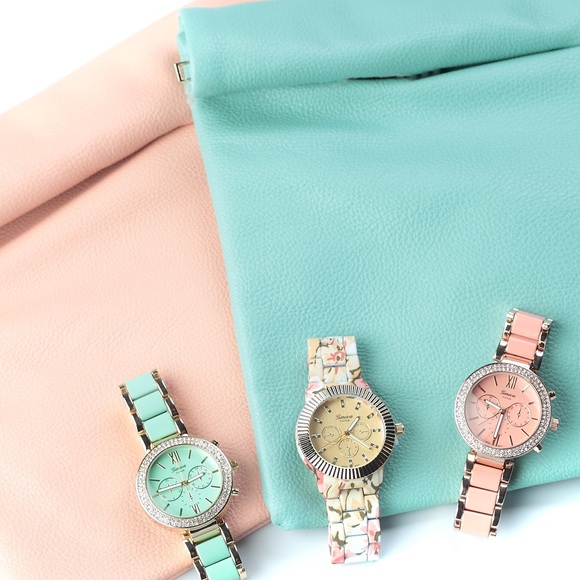 🎀Rollover Mint Green Clutch Purse🎀 - Picture 4 of 4