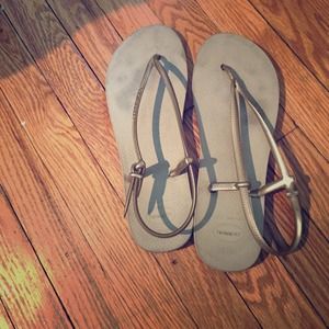 HAVAIANAS SLIGHTLY WORN GOLD ANKLE STRAP