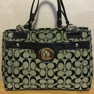 Beautiful Coach Bag! Minimal Wear Shown!