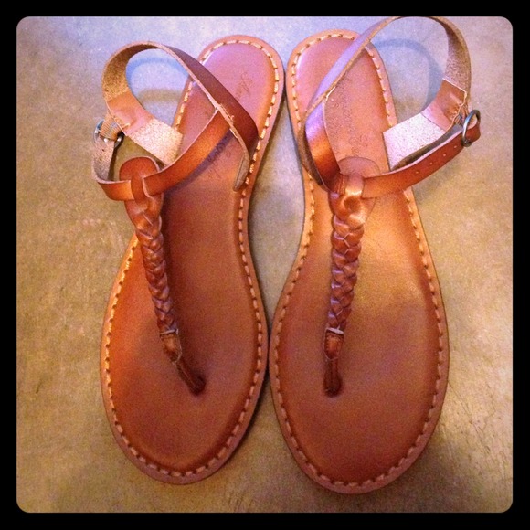 American Eagle Sandals