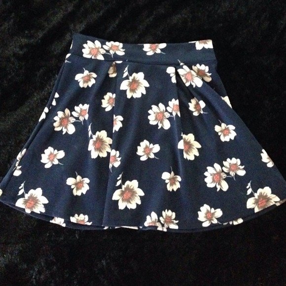 Charlotte Russe skirt💋