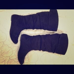 Black sued boots