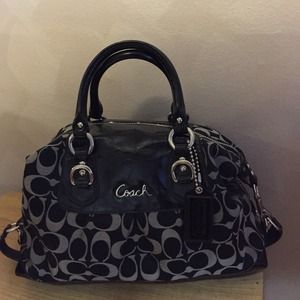 Coach Bag! Like Brand New Minimal Wear!