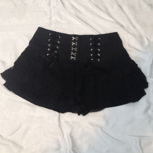 Lace mini skirt