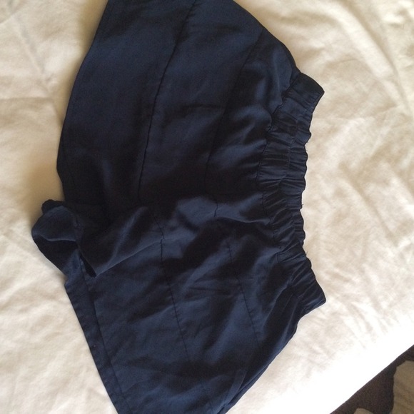 **SOLD//BUNDLED**H&M Silky Elastic Shorts