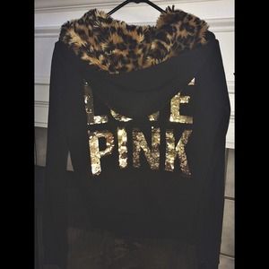 PINK VS 😍 HOODED SWEATER MAKE AN OFFER!!!!