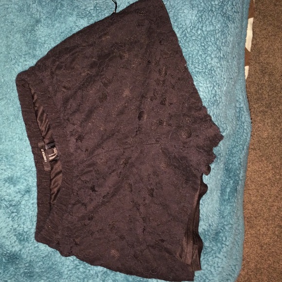 Cute lace black shorts
