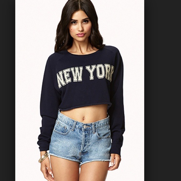 Forever 21 Tops - NEW YORK CROP SWEATSHIRT🗽
