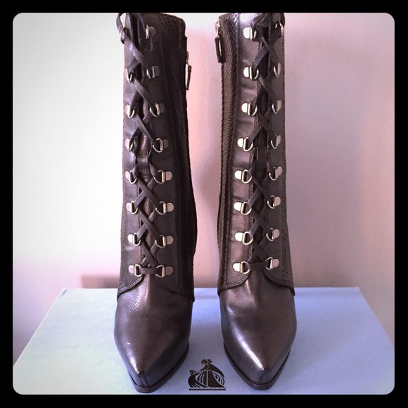 SOLD! Lanvin Python & Leather Lace Up Booties 39.5 - Picture 1 of 4