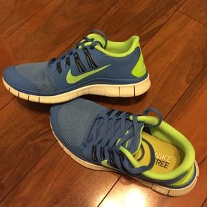 Nike Free Runs women's size 8