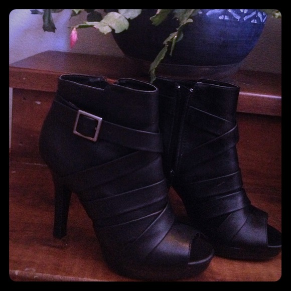 Black peep toe boots