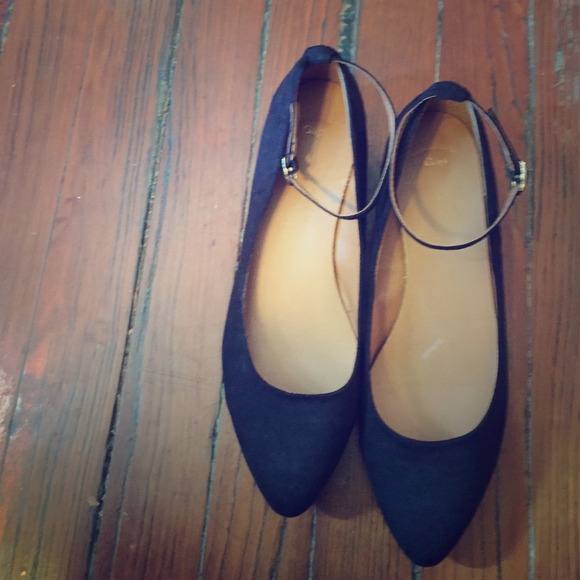 gap black flats