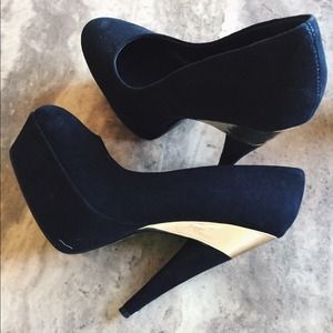 Forever 21 black suede platforms