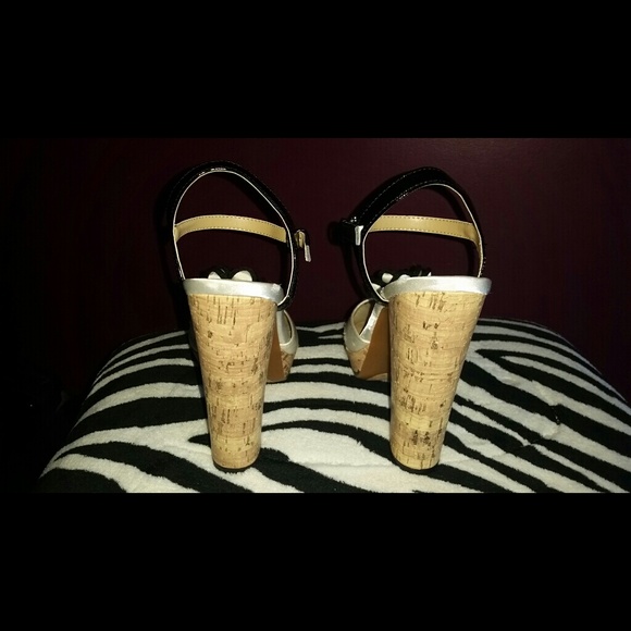 NINE & CO Heels - Picture 2 of 3