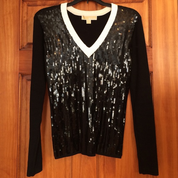 Black & White Ribbed and V-Neck LS Sequin Top