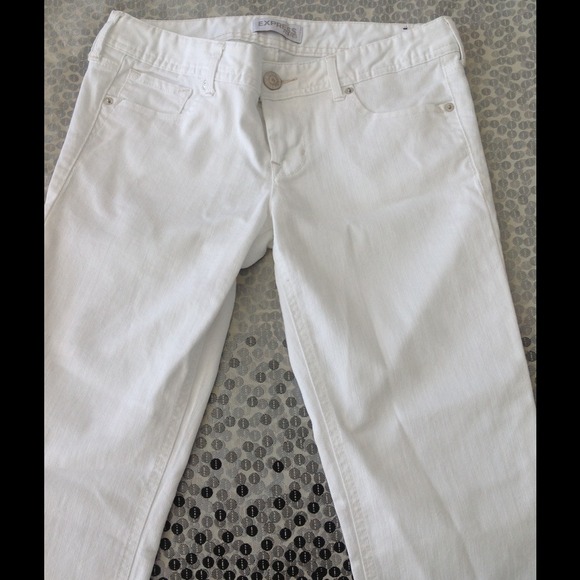 NWOT Express white Skinny Jeans!!