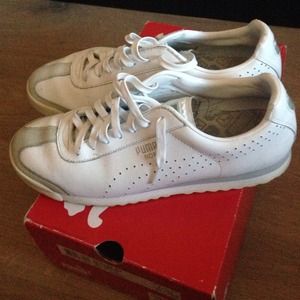 White puma shoes